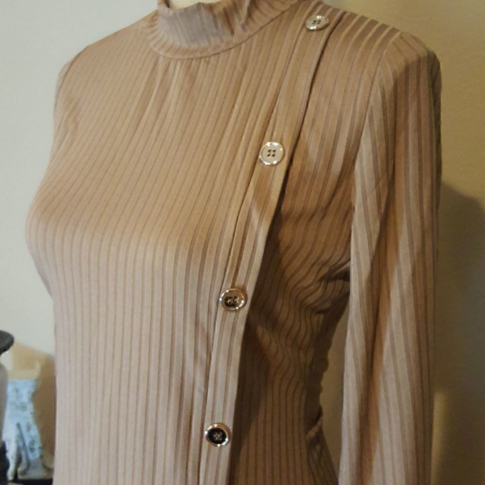  Ribbed Knit Mock Neck Fitted Dress M side button detail - Picture 5 of 13
